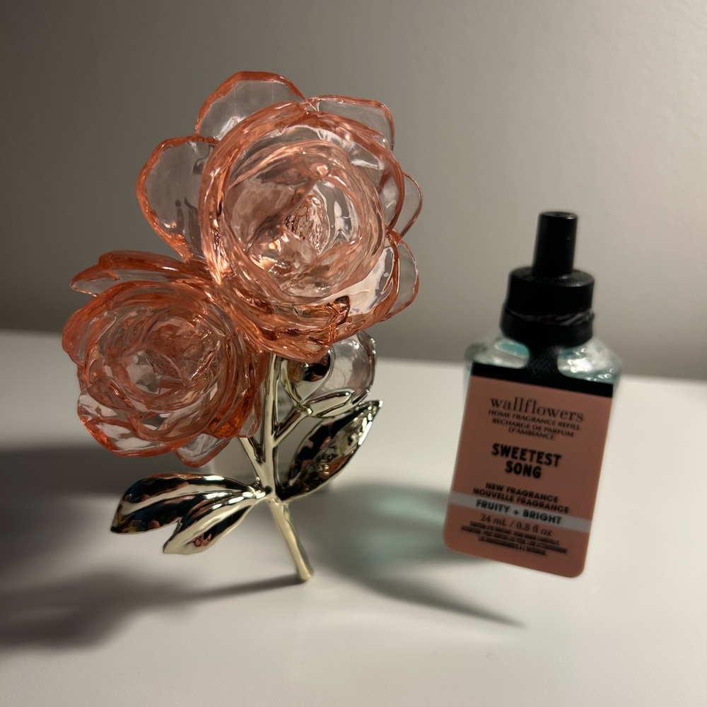NWT Bath & Body Works Sweetest Song Wallflower & Fragrance